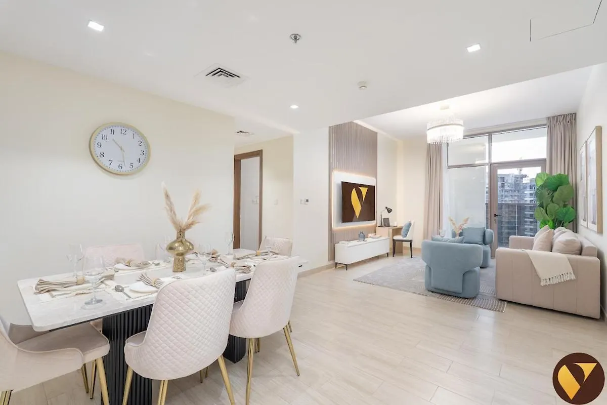 Vogue Brand-New, Canal View From The Bedroom And Huge Balcony, Business Bay Central Dubai United Arab Emirates