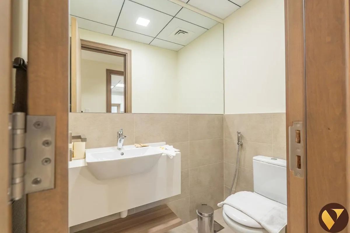 Vogue Brand-New, Canal View From The Bedroom And Huge Balcony, Business Bay Central Dubai