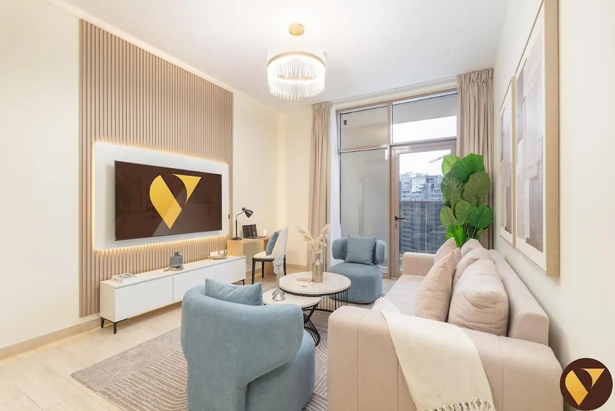Vogue Brand-New, Canal View From The Bedroom And Huge Balcony, Business Bay Central Dubai