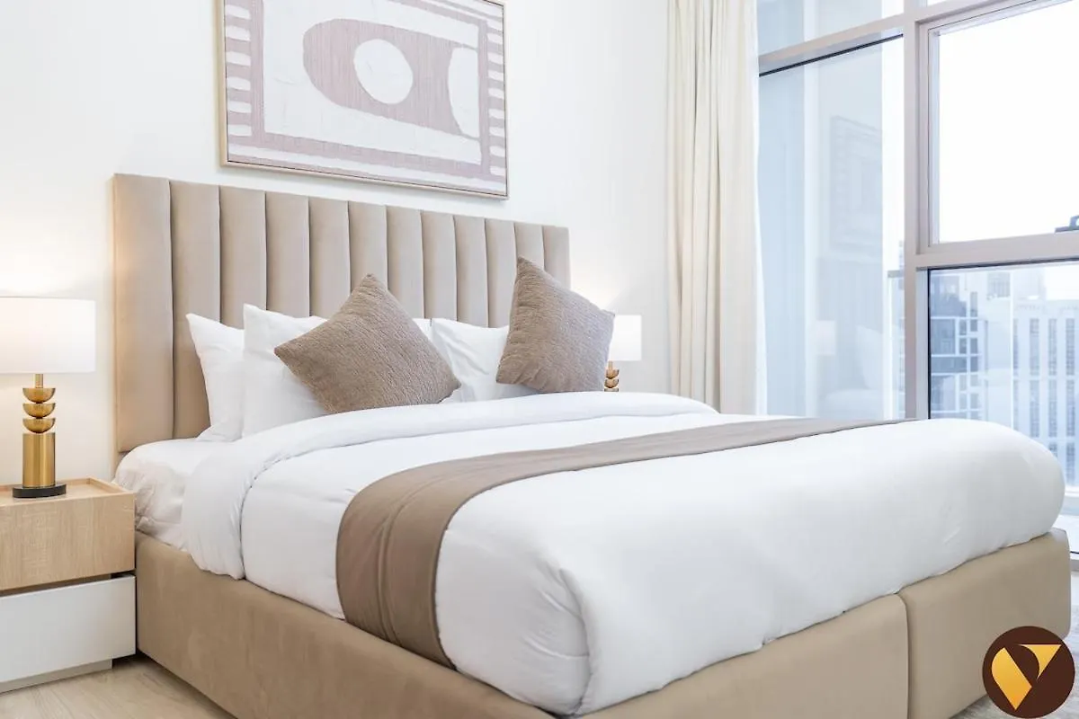 Vogue Brand-New, Canal View From The Bedroom And Huge Balcony, Business Bay Central Dubái
